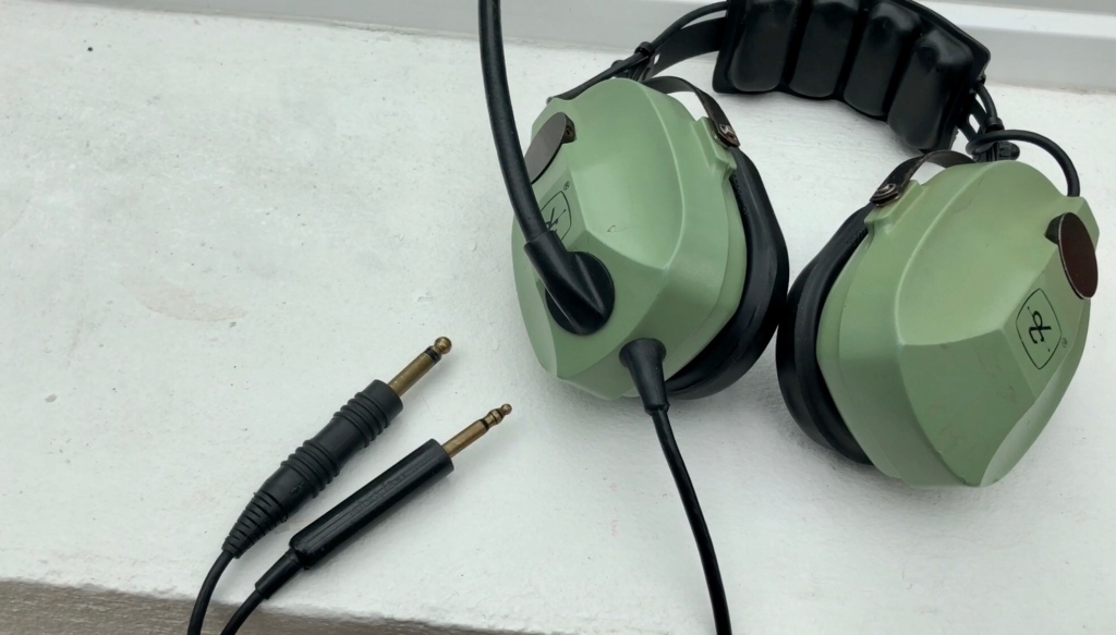 Interfacing aviation headsets | Build a Boeing